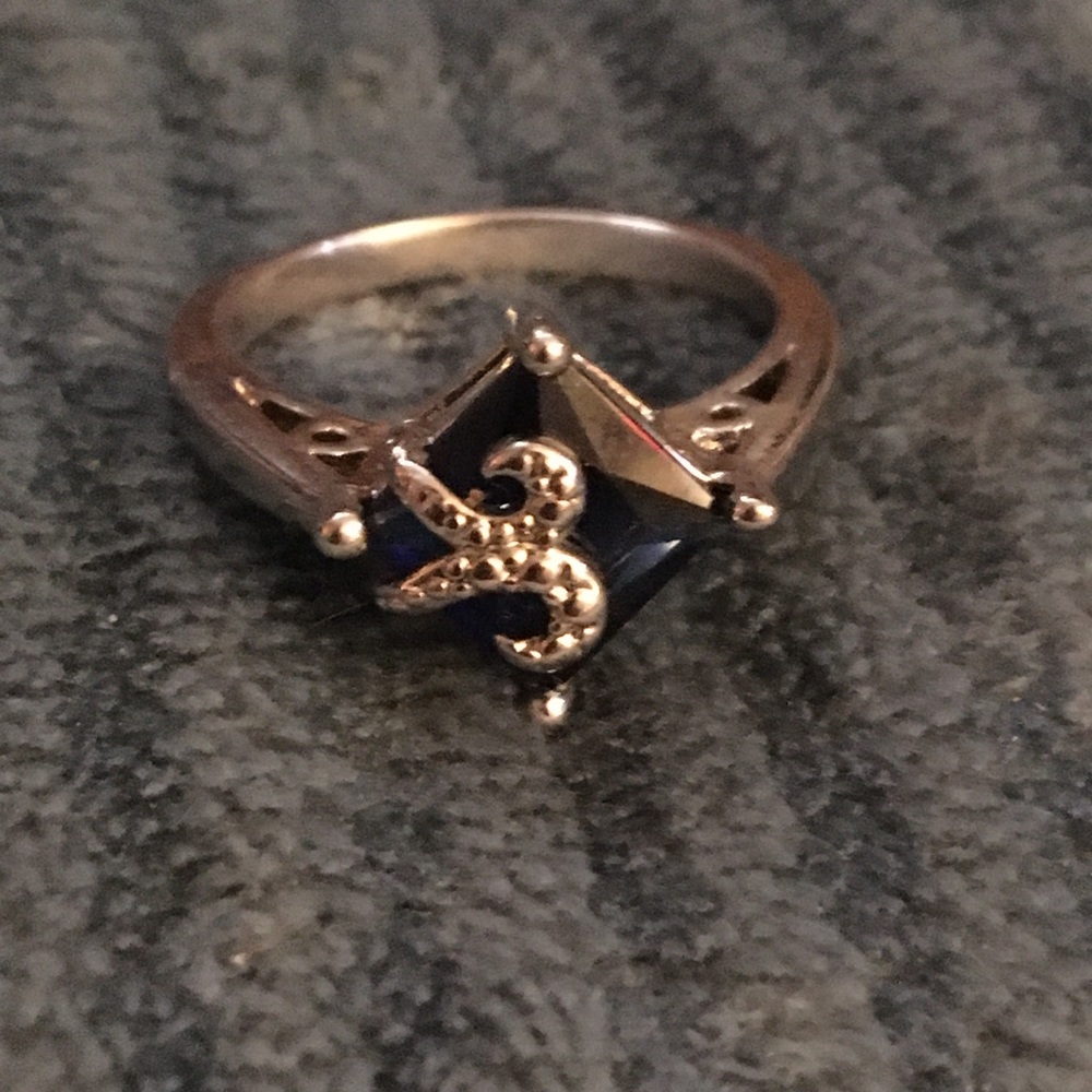 Costume ring